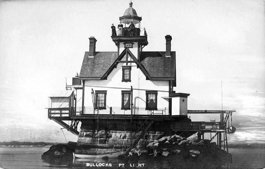 Bullock's Point Lighthouse