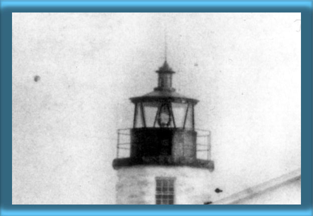 Newport Harbor Lighthouse's Lantern and Fourth Order Fresnel
Lens