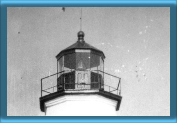 Point Judith Lighthouse's Lantern and Fourth
Order Fresnel Lens - 1900