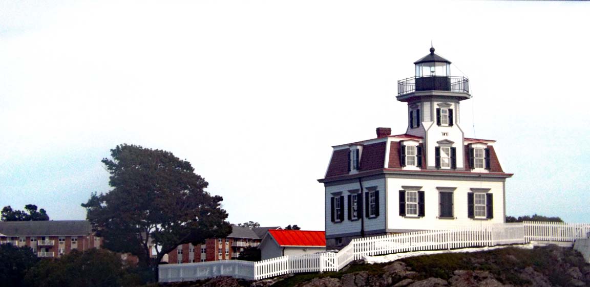 Pomham Rocks Lighthouse