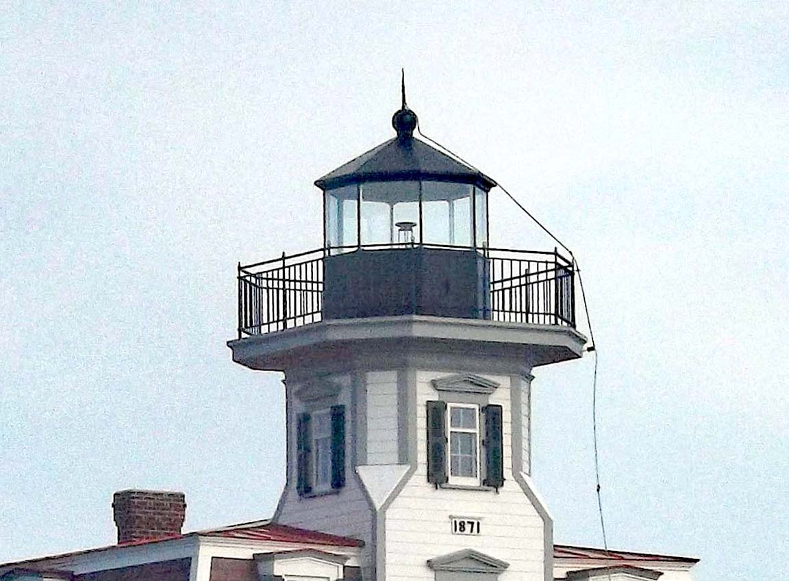 Pomham Rocks Lighthouse